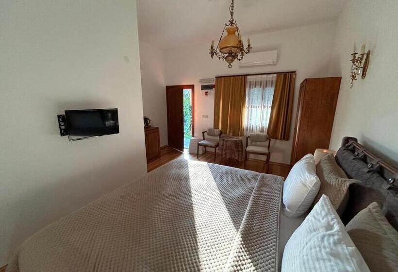 סוויטה, Portofino Urla Boutique