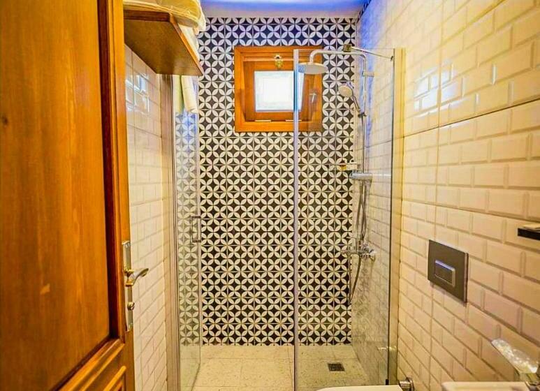 סוויטה, Portofino Urla Boutique