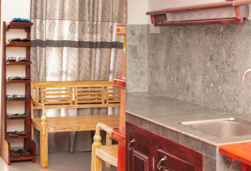 غرفة قياسية فردية, Kurumi Capsule