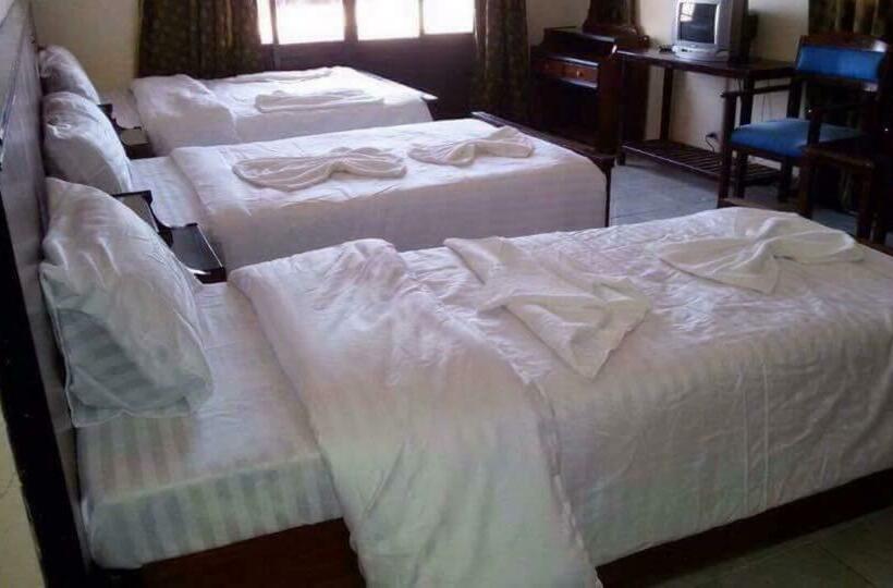 اتاق استاندارد سه تخته با چشم‌انداز, El Kasr