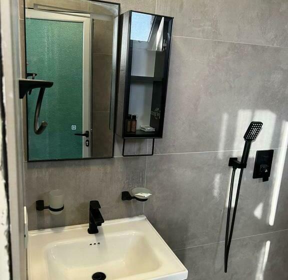 Habitació Triple Deluxe Vista Mar, Noah S Home