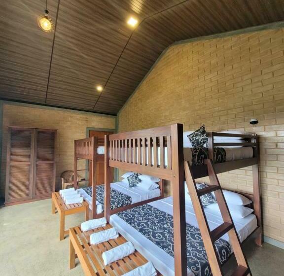 בקתת חדר, Heaven Hides   Narangala