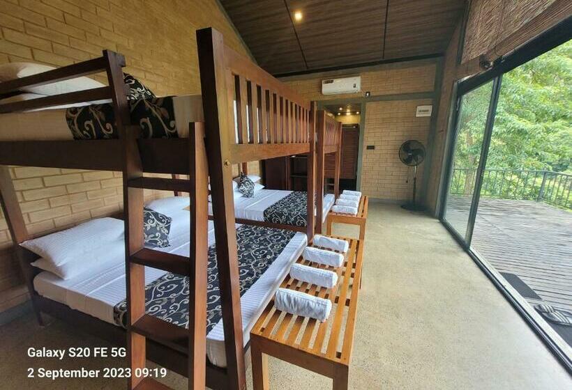 בקתת חדר, Heaven Hides   Narangala