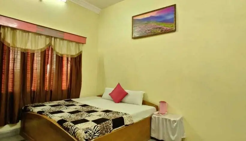 Classic Kolmen Hengen Huone, Oyo Hotel Ram Ji Vatika