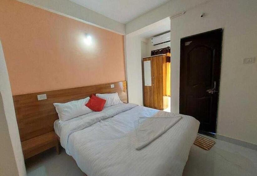 غرفة كلاسيكية ثلاثية, Spot On Hotel Crystal Executive