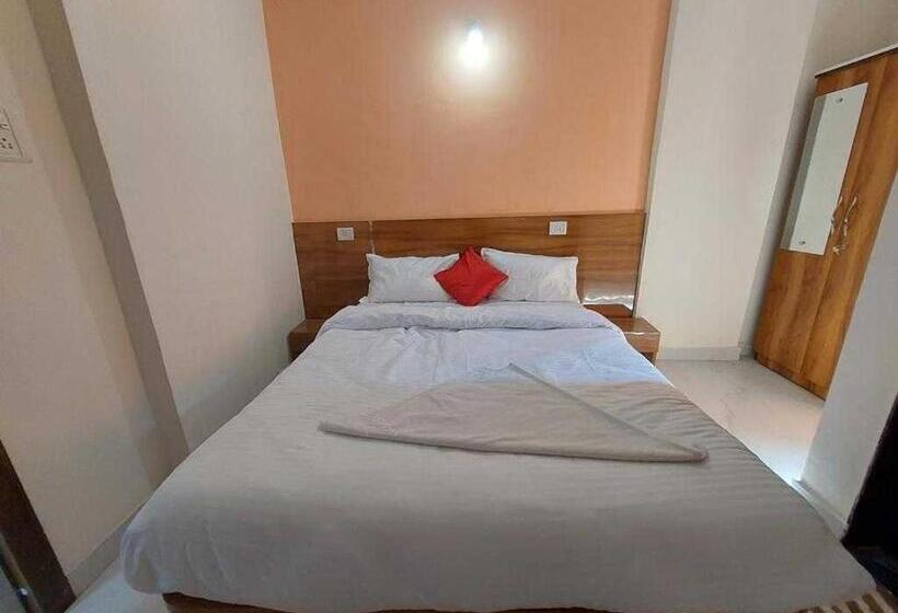 חדר קלאסי לשלושה, Spot On Hotel Crystal Executive