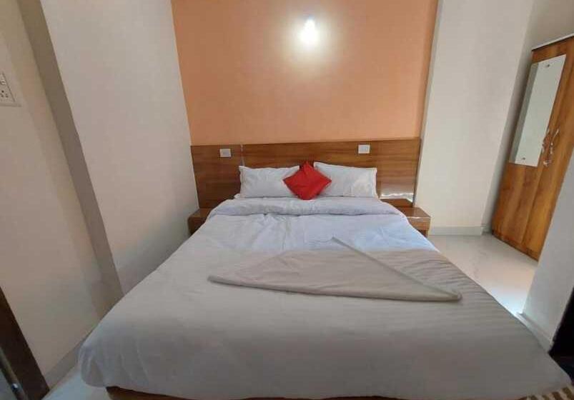 غرفة كلاسيكية ثلاثية, Spot On Hotel Crystal Executive