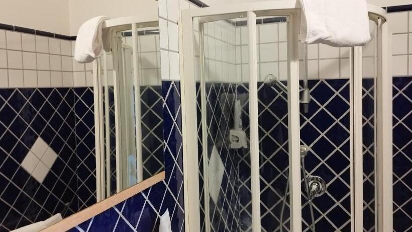 غرفة قياسية ثلاثية, Colosseo Colleferro