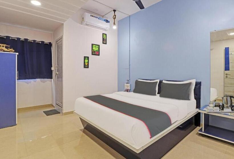 חדר משפחתי נוף לגינה, Solitaire