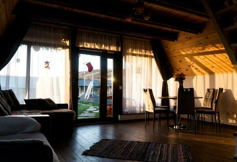 בקתת חדר, Pensiunea Fata Viilor