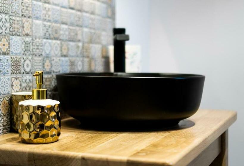 בקתת חדר, Pensiunea Fata Viilor