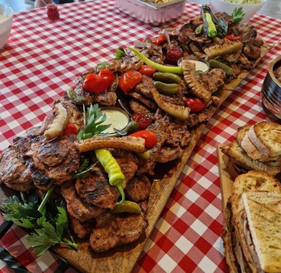 בקתת חדר, Pensiunea Fata Viilor