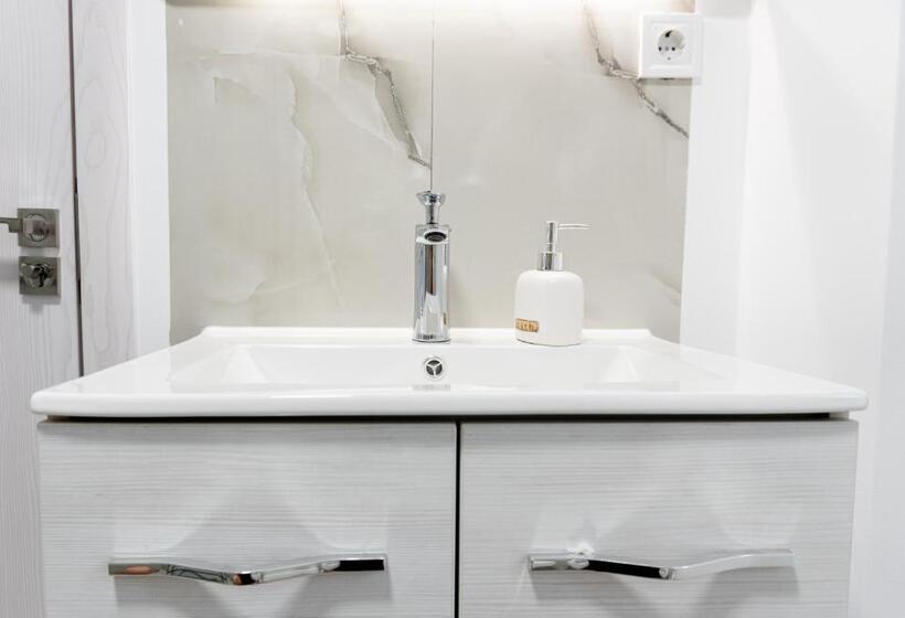 חדר סטנדרט עם מרפסת, Pensiunea Fata Viilor