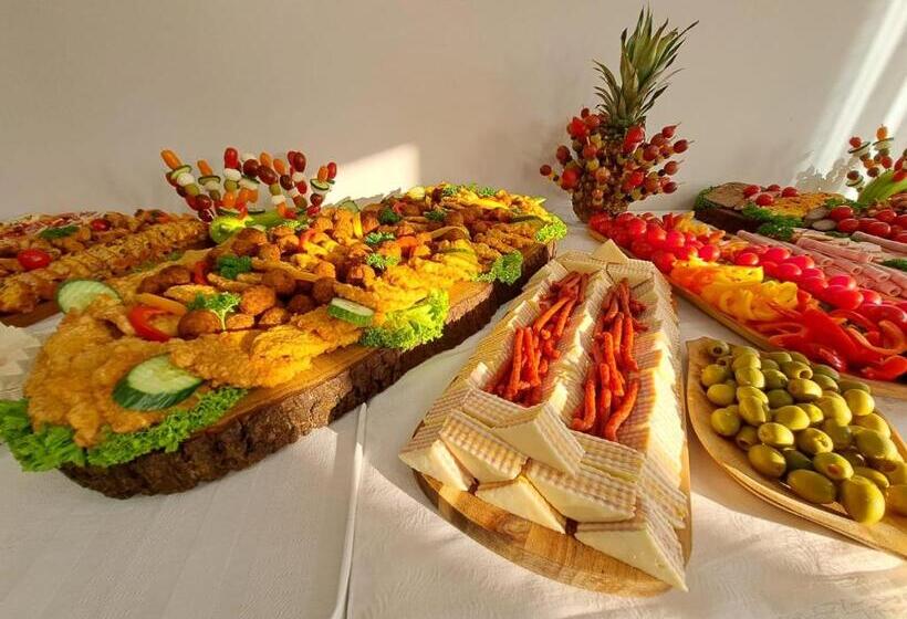 בקתת חדר, Pensiunea Fata Viilor