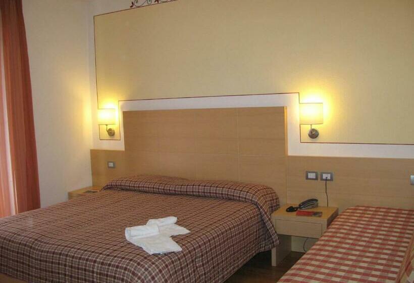스탠다드 트리플 룸, Alphotel Milano