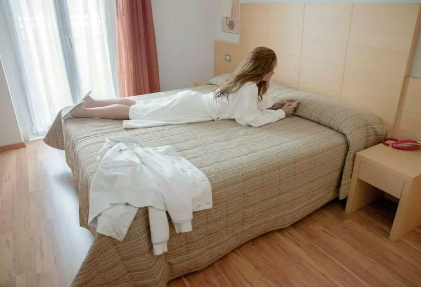 スタンダードルーム, Alphotel Milano