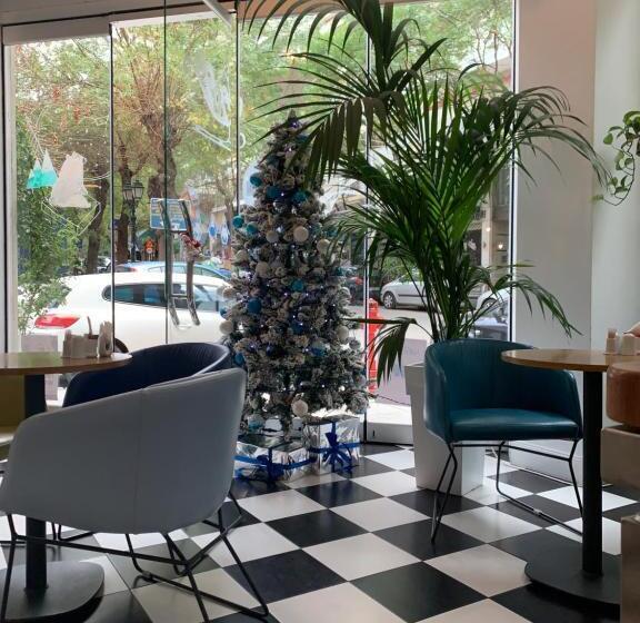 جناح جونيور مزوَّد بشرفة, Blue Bottle Boutique