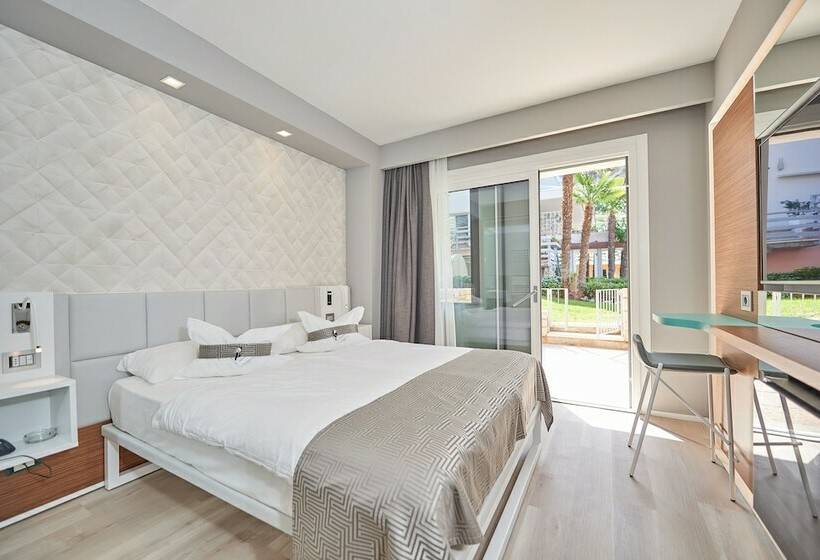 ガーデンビュースタンダードルーム, Castello Lake Front