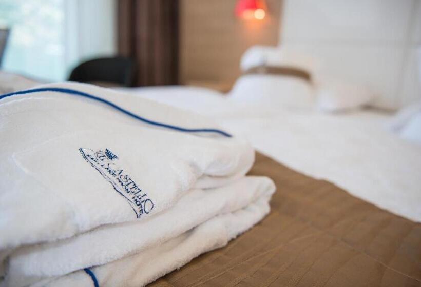 Suite with lake view, Castello Lake Front