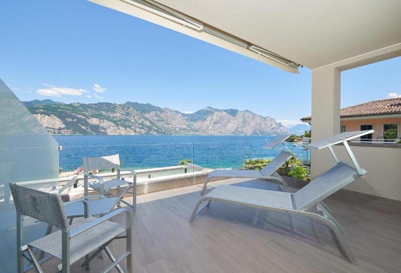 Suite with lake view, Castello Lake Front