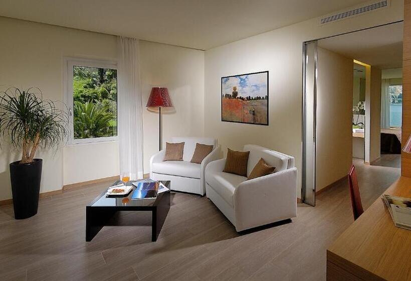 Suite with lake view, Castello Lake Front