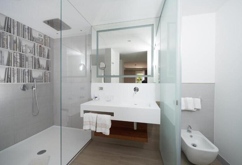 ジュニアスイート, Castello Lake Front