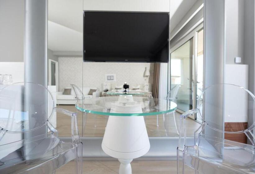 ジュニアスイート, Castello Lake Front