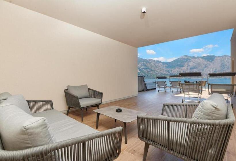 テラス付スイート, Castello Lake Front