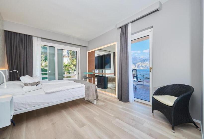 バスタブ付きスタンダードルーム, Castello Lake Front