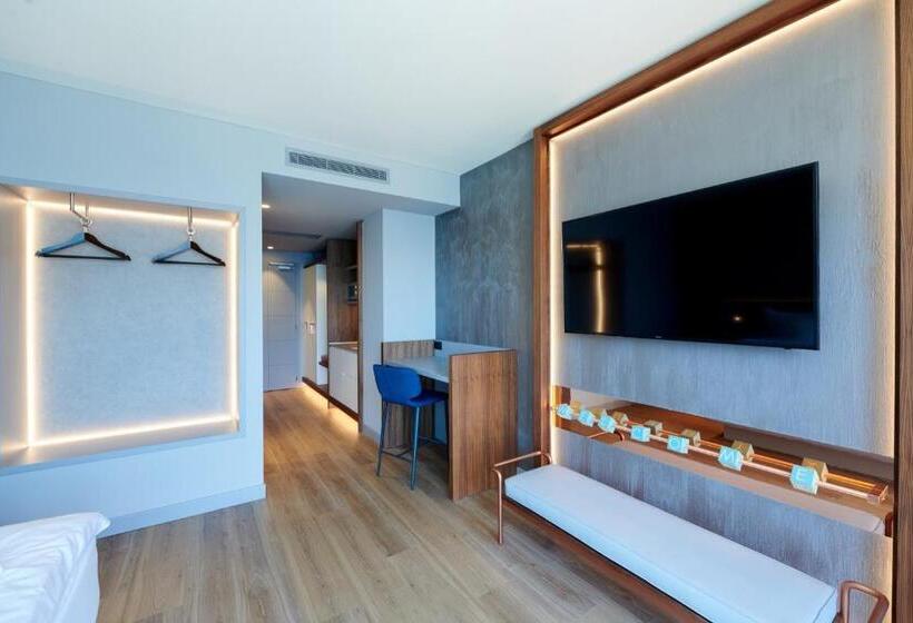 デラックスジュニアスイート, Castello Lake Front