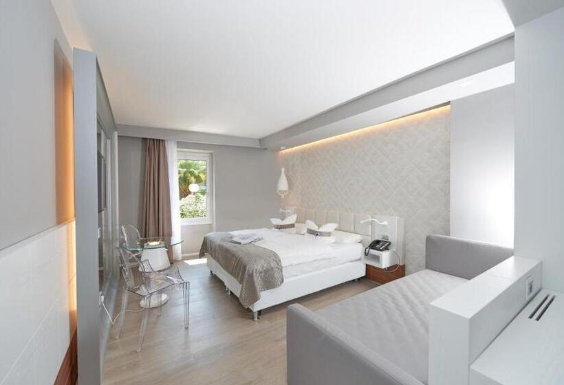 ジュニアスイート, Castello Lake Front