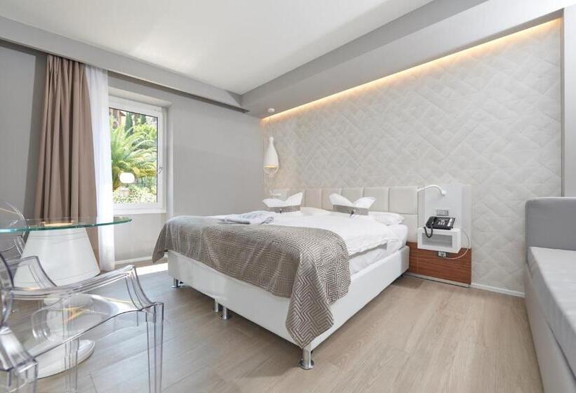 ジュニアスイート, Castello Lake Front