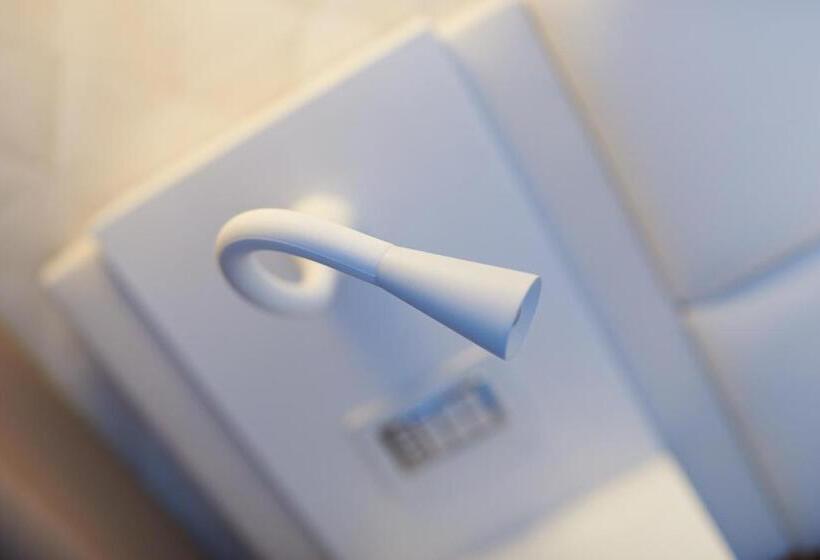 Suite with lake view, Castello Lake Front