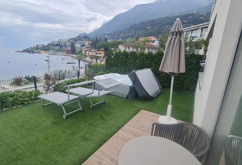 テラス付きジュニアスイート, Castello Lake Front