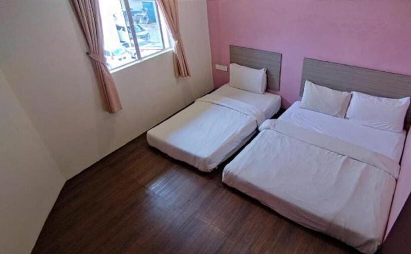 Pokój Deluxe Trzyosobowy, Dream House