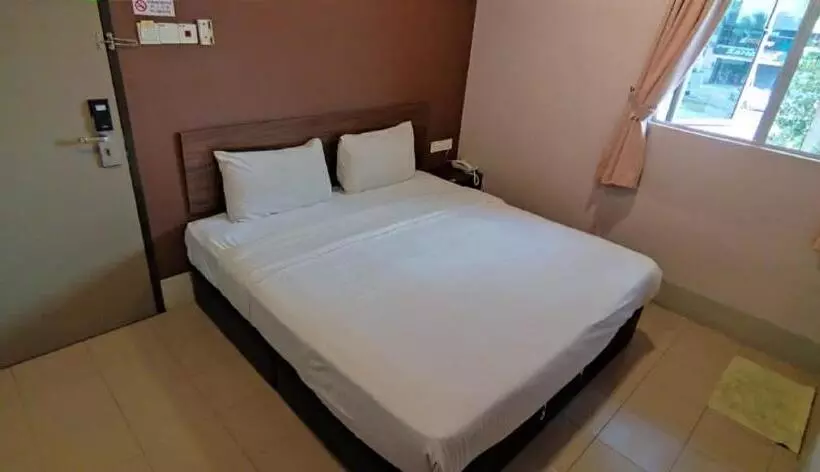اتاق لوکس با تخت بزرگ, Dream House