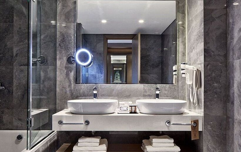 غرفة تنفيذية, Electra Metropolis