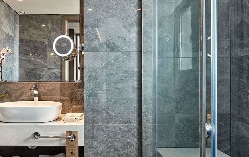 غرفة ديلوكس ذات إطلالة, Electra Metropolis