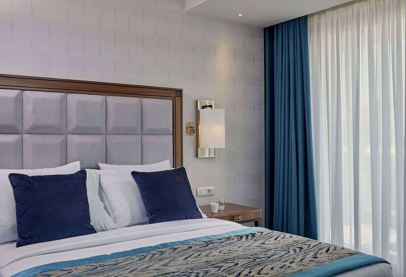 جناح مزوَّد بشرفة, Electra Metropolis