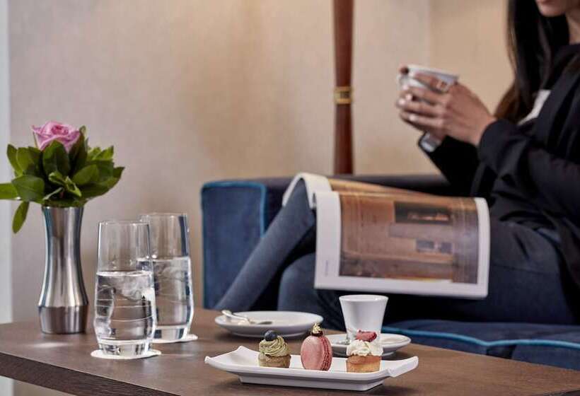 غرفة سوبيريور متصلة, Electra Metropolis