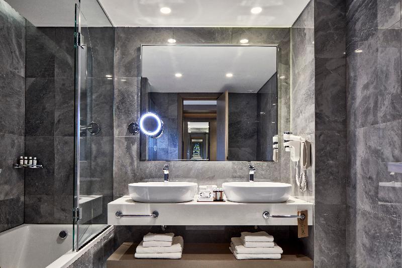 غرفة تنفيذية, Electra Metropolis