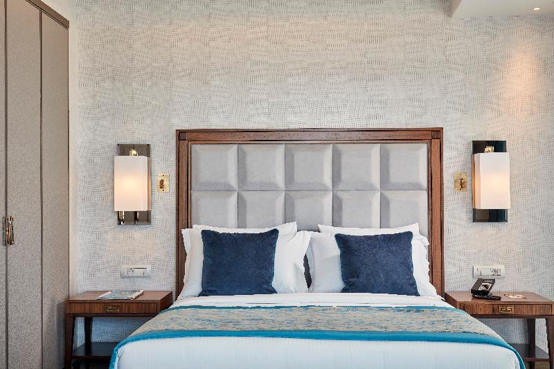 جناح, Electra Metropolis