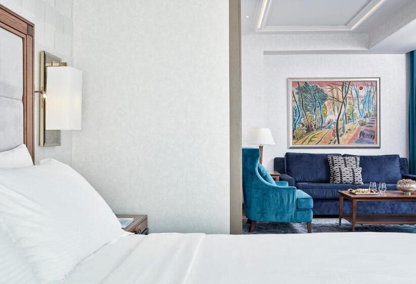 جناح, Electra Metropolis