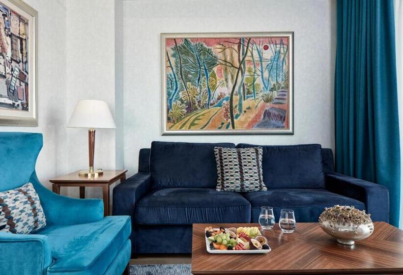 جناح, Electra Metropolis