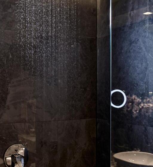 غرفة ديلوكس, Electra Metropolis