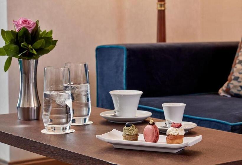 غرفة سوبيريور متصلة, Electra Metropolis