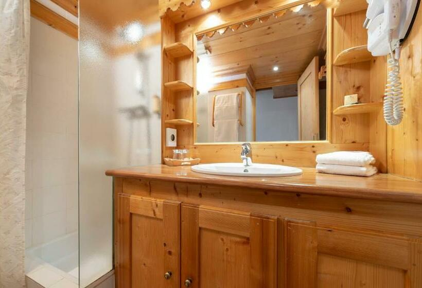 三人经典房间, Eterlou