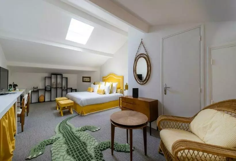 Suite Junior, Le Y