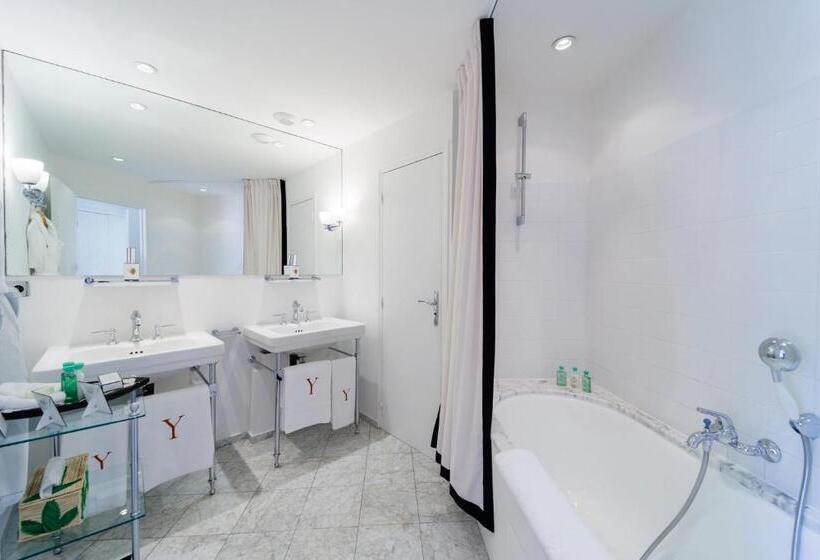 Номер Superior, Le Y