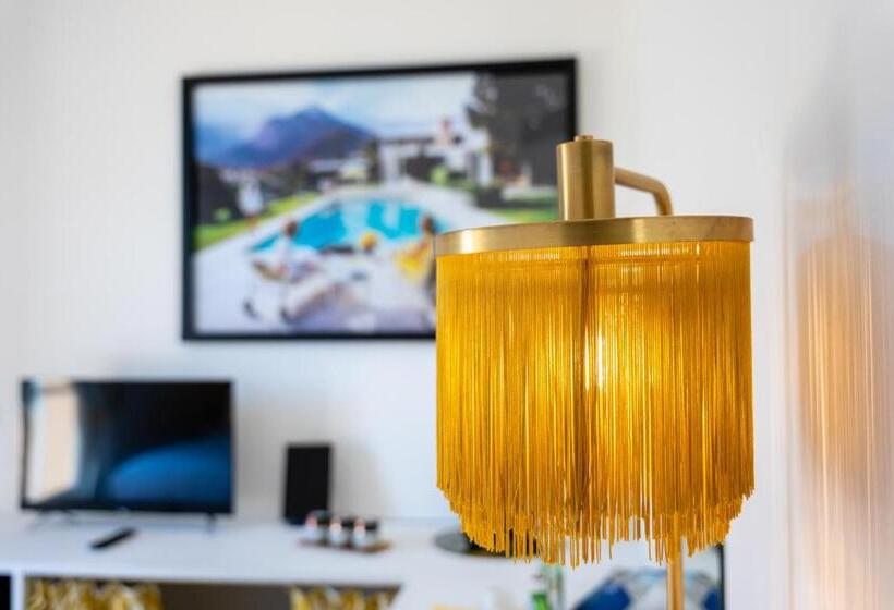 Номер Superior, Le Y